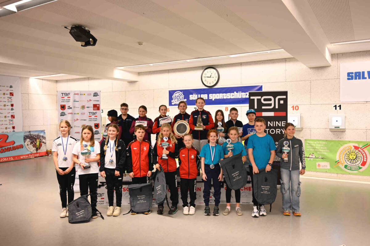 25-Salvencup-Juniors-Mannschaft-Sieger-alle-web 25-Salvencup-Juniors-Mannschaft-Sieger-alle-web